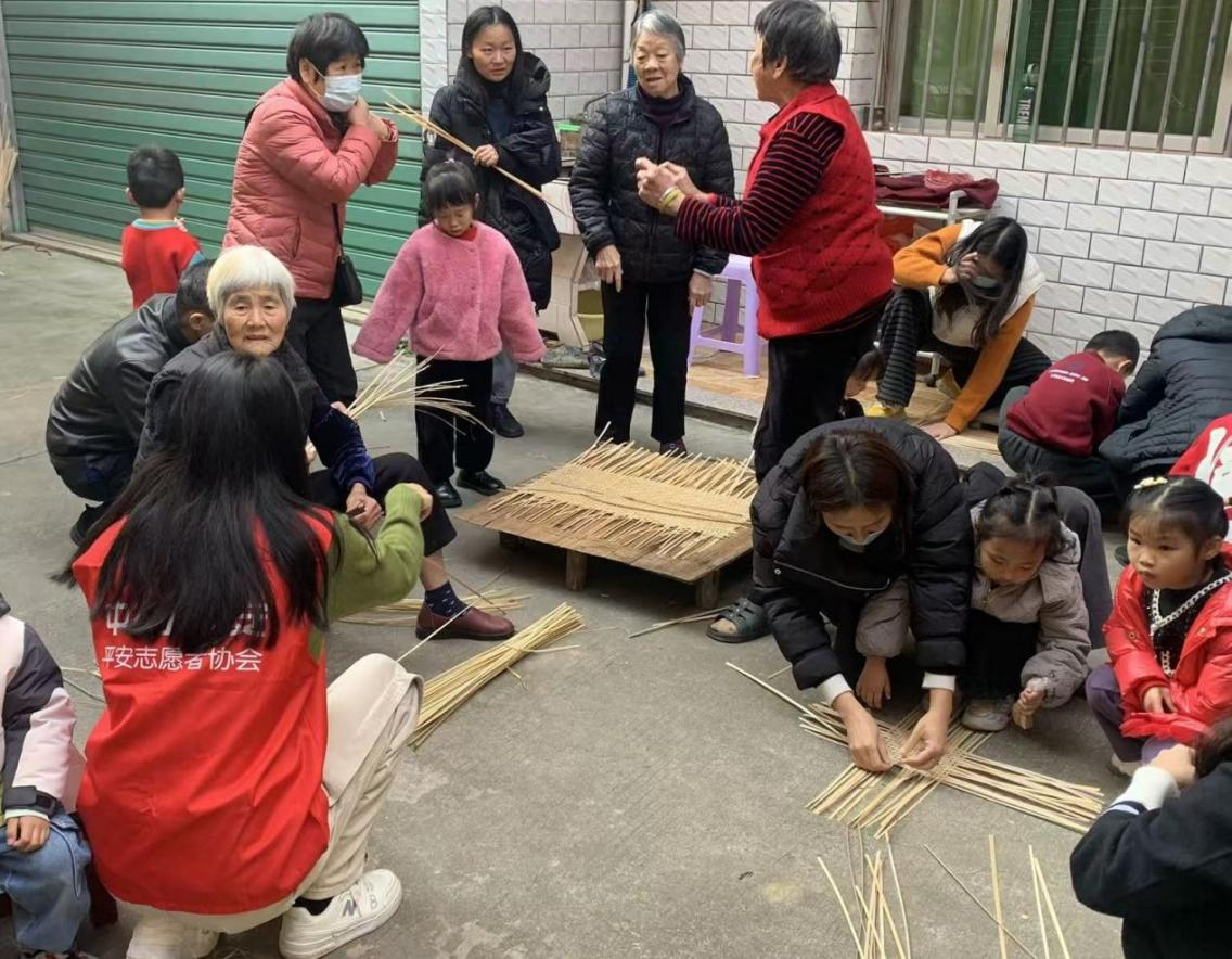 平安产险漳州中心支公司：守护非遗传承 指尖竹编“织”就公益新篇
