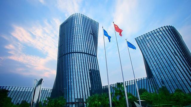 美的副总裁伏拥军辞职，3年薪酬3200万元
