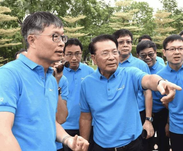 美的副总裁伏拥军辞职，3年薪酬3200万元(4)