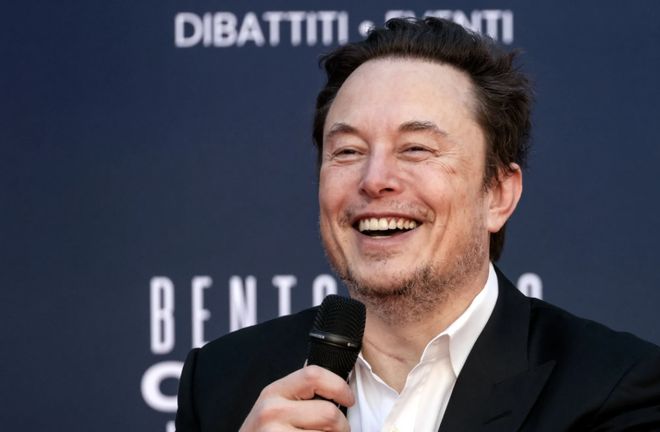 马斯克得意坏了，英伟达AI大神怒赞特斯拉FSD逆天