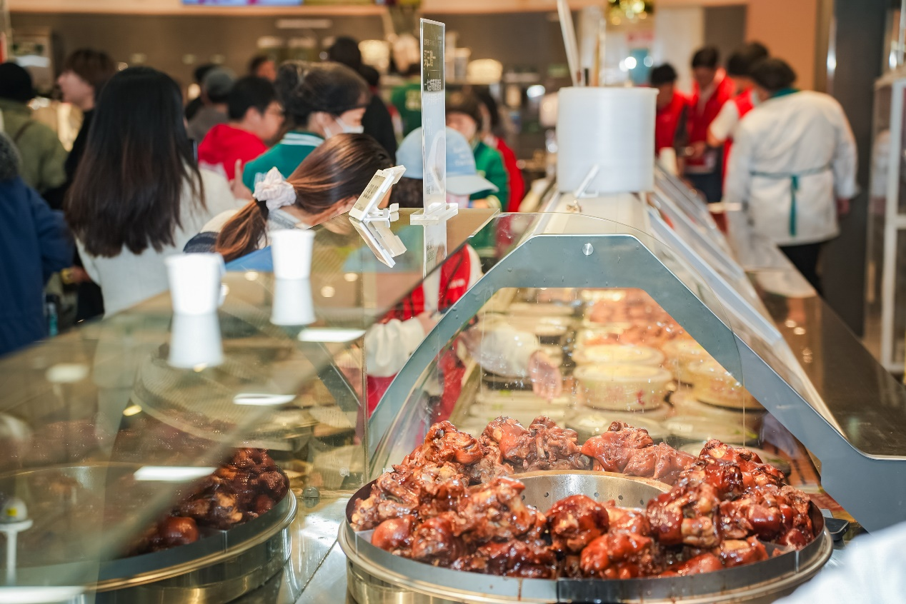 京东七鲜石家庄首店火爆开业，24小时菜、7日鲜蛋引市民抢购(9)
