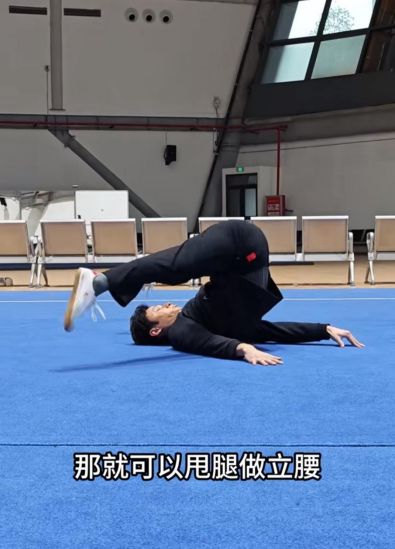 年轻人，我看你们都根骨清奇