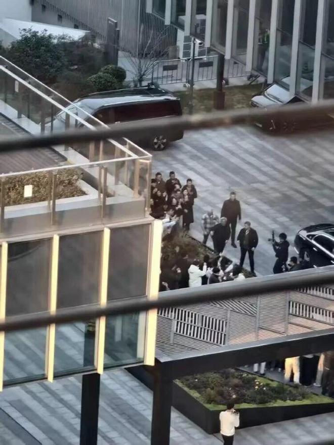 黄仁勋到上海了！(1)