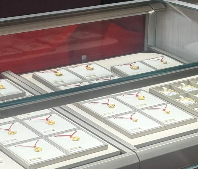 金价大涨！台州有人给孩子买三金嫌贵，现在买多花近两万(2)