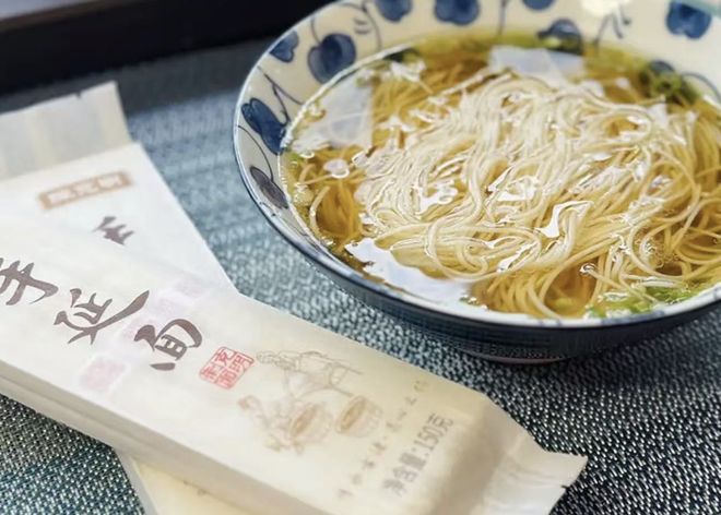 上市公司发“手工挂面”礼盒！今日股价不涨反跌，网友调侃：股市里挂面不是好词(3)