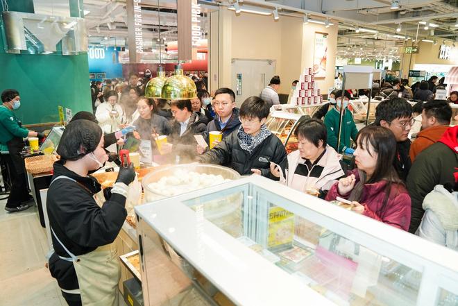 近3万人涌入京东七鲜超市浦东新店开业24小时菜崇明本地菜成爆款(3)