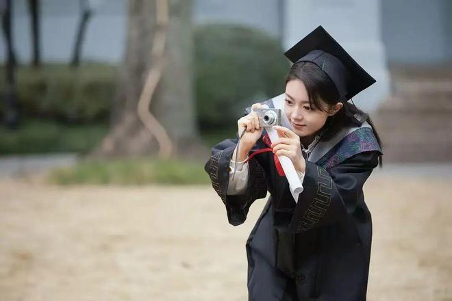 ccd买不起，100元的诺基亚古董机，成了05后大学生的梦核神器(1)