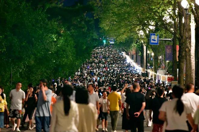 一天1400多万人次坐广州地铁：背后藏着哪些经济大势？(4)