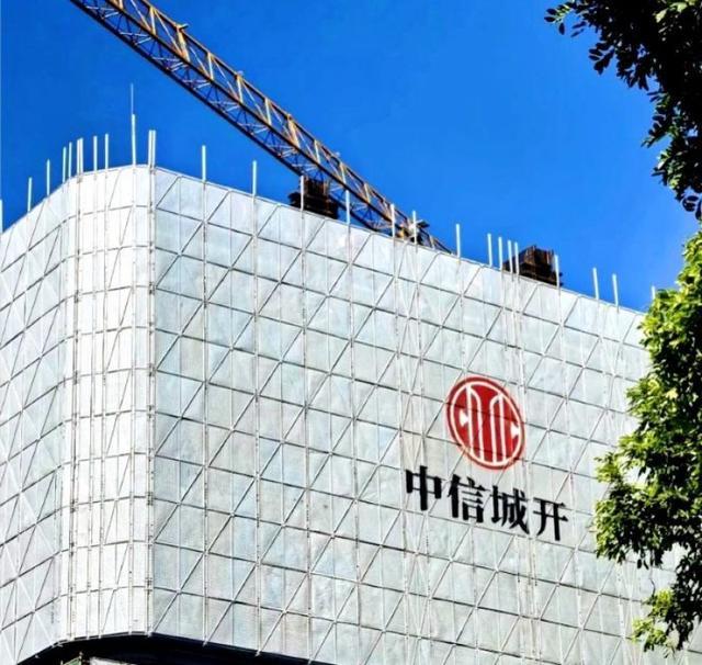 两小时吸金百亿元的深圳顶豪，曾是20年“烂尾地”，记者实探“豪”在何处