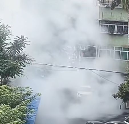 同一天两辆小米起火，公司回应(2)