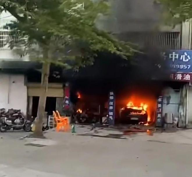 同一天两辆小米起火，公司回应(1)