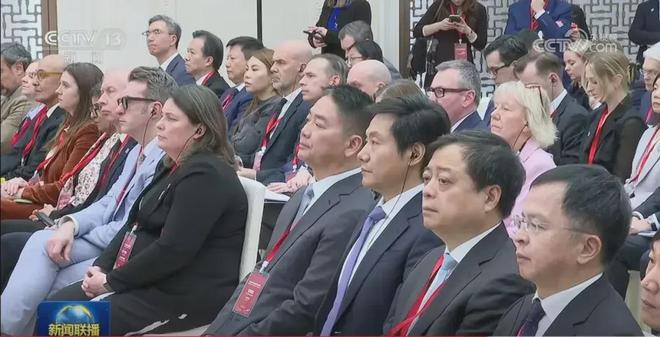 雷军参加高级别会议，登上《新闻联播》(2)