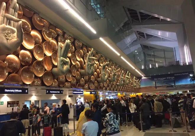 一天取消上千航班：印度14.6亿人，为啥只有两家航空公司？(10)