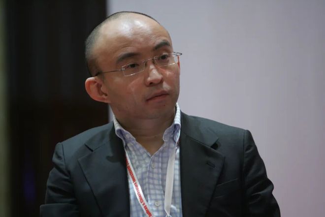 包凡出席华兴资本年会，“出来”后首次现身重大活动(1)