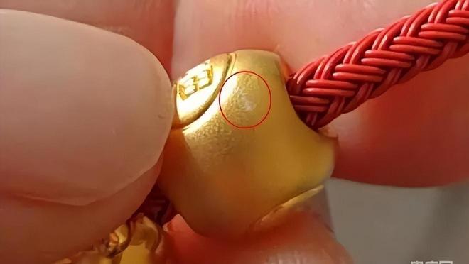 周生生“足金”挂坠，竟惹出一波信任危机(2)