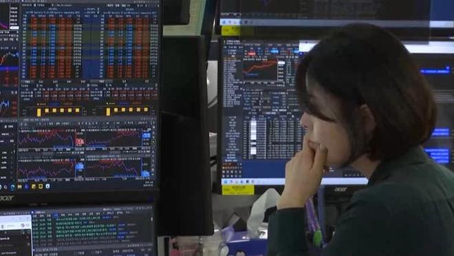 韩股大跌后触发熔断机制！专家：与美联储政策转向有关(1)