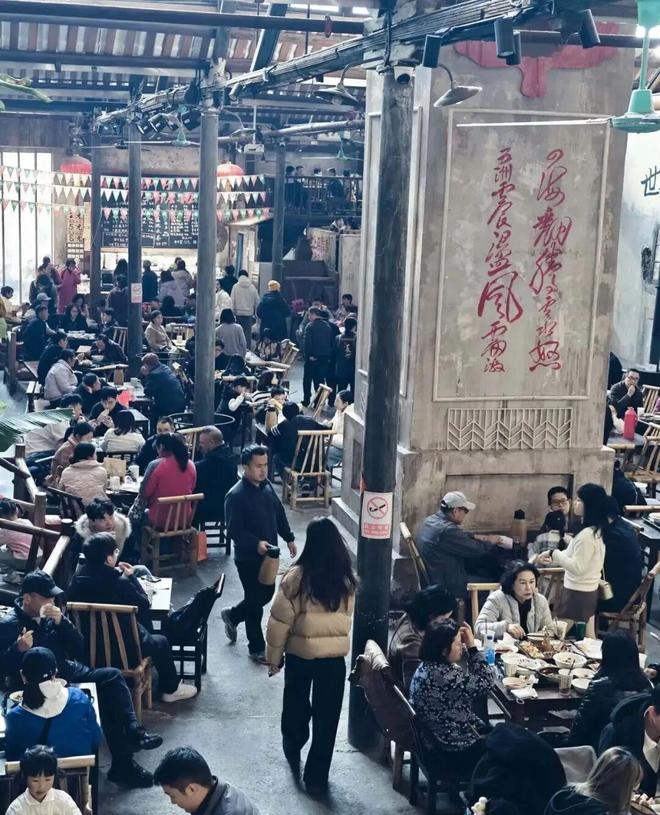 到处都是“旺铺转让”，社区餐饮的烟火气没了？(14)