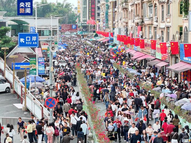 同比增长23% 广西东兴口岸今年出入境人员已突破200万人次(1)