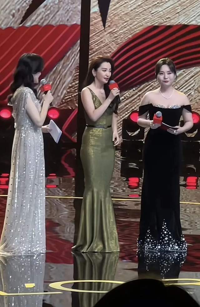 从脱口秀到影视剧演员，被资本热捧的李雪琴当不了“商业女王”？(8)