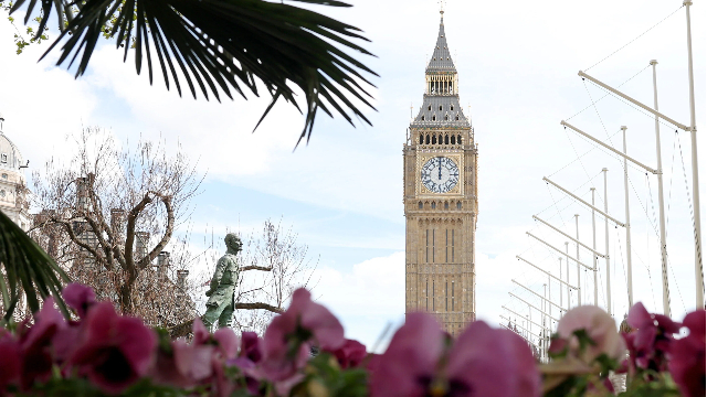 英国推“世代禁烟令”：掐灭第一支烟，烟草彻底断后？(1)