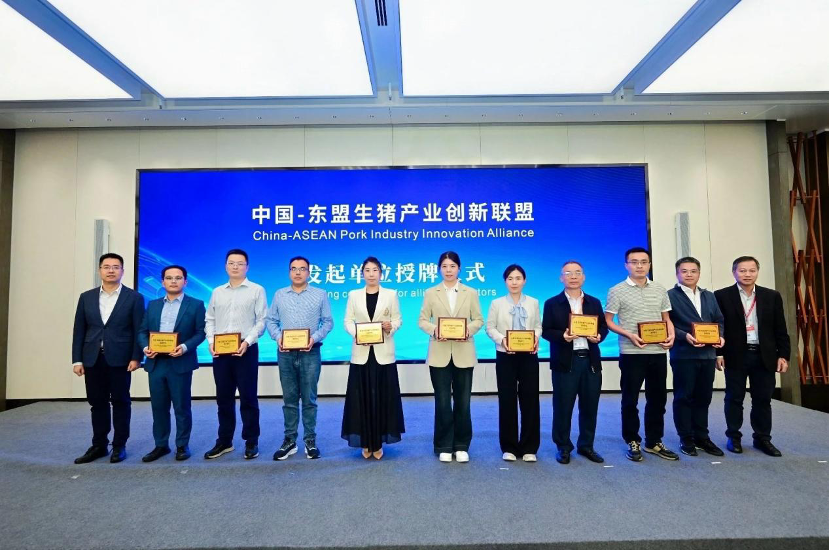 数影科技携全场景智能养猪方案亮相第十届越南国际畜牧展(8)
