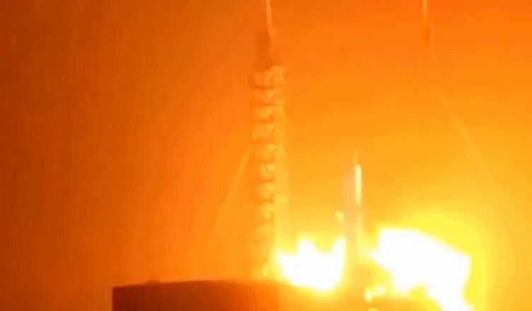 韩国“存储双雄”市值齐破1万亿美元；蓝色起源火箭爆炸带崩太空股；“PC老登”戴尔股价5月翻倍；美股市值前十已无传统公司｜一周国际财经(12)