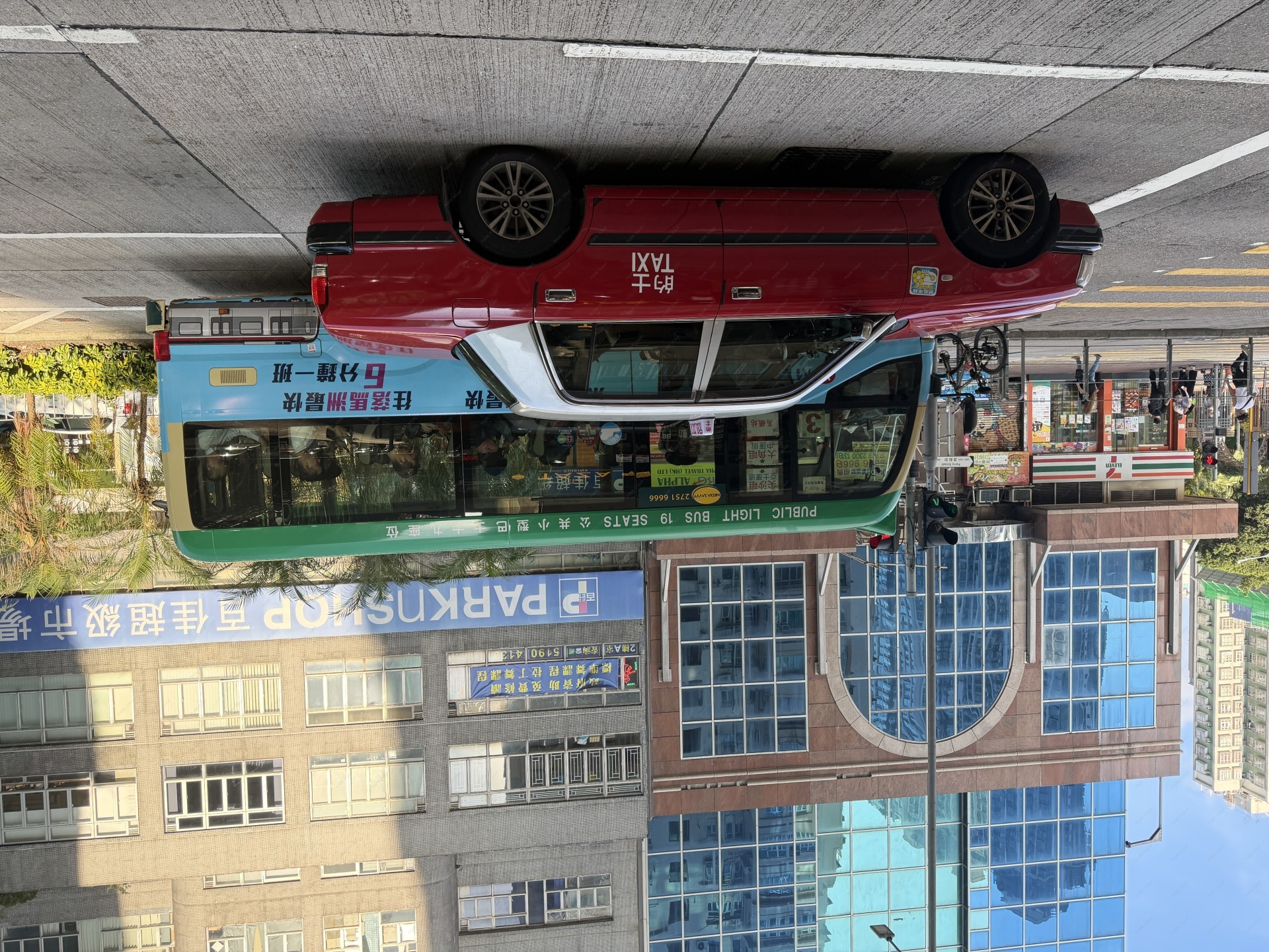香港网约车合规化运营有新进展：牌照上限拟定1万张，年费120万港元，最早于11月底分批发放