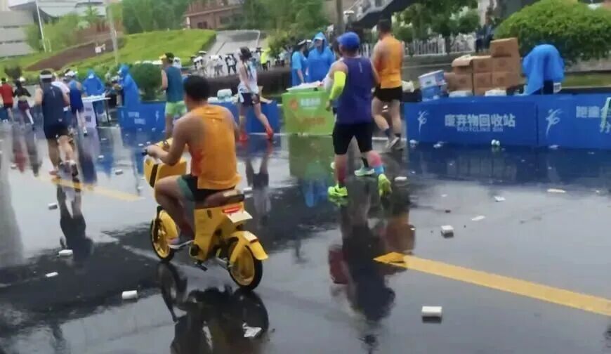 杨某乘坐交通工具参加马拉松,被禁赛三年!兰州马拉松组委会最新通报(1) 杨某乘坐交通工具参加马拉松,被禁赛三年!兰州马拉松组委会最新通报(1)